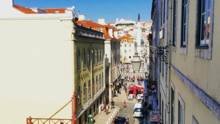 calcada-do-carmo-overlooking-pedro-iv-statue
